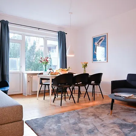 Cozy 2 Bedroom In Charlottelund Charlottenlund