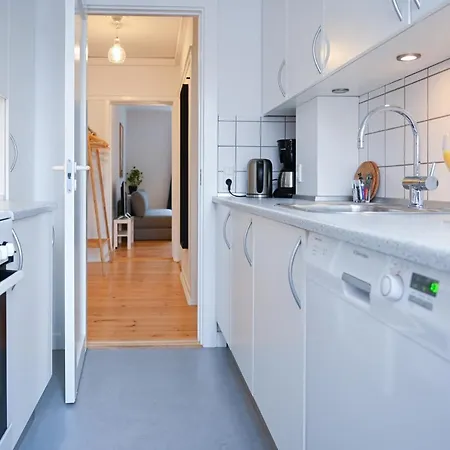 Cozy 2 Bedroom In Charlottelund Apartment *