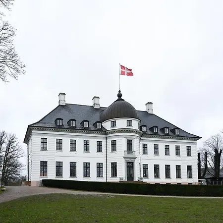 Apartment Cozy 2 Bedroom In Charlottelund *